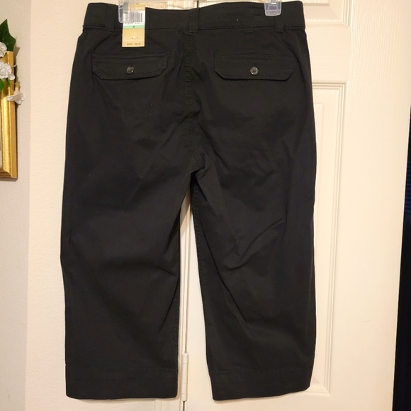 NEW Dockers Black Capris - Sure Fit Waistband Mid-rise Curvy Fit - Size 6 - Picture 2 of 5